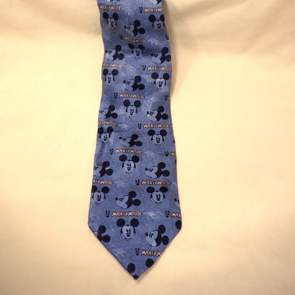 ~ TIE ~~~ MICKEY & CO ~~~  100% Silk L2